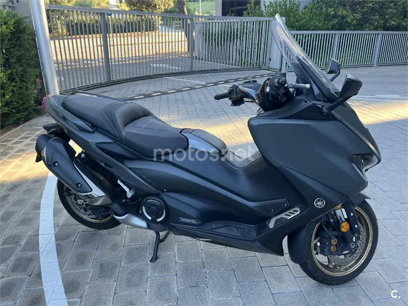 Yamaha TMAX 560 – Vista 4