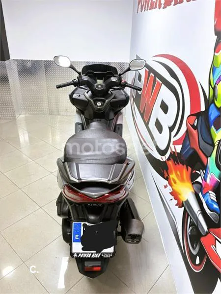 Kymco Grand Dink 125 – Vista 7