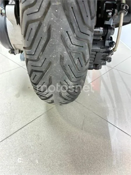 Kymco Grand Dink 125 – Vista 9