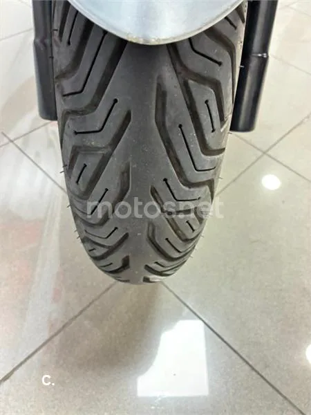Kymco Grand Dink 125 – Vista 10