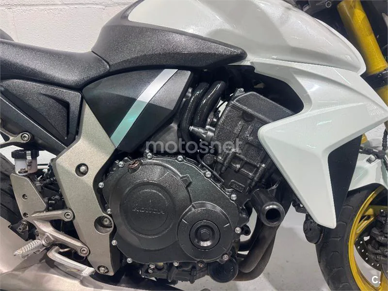 Honda CB 1000R – Vista 15