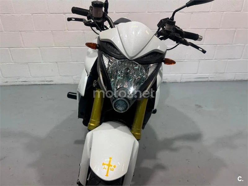 Honda CB 1000R – Vista 18