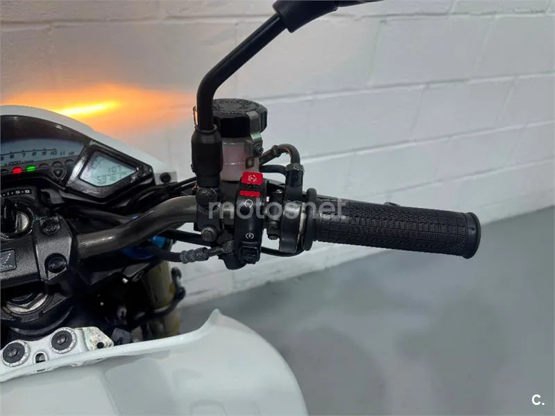 Honda CB 1000R – Vista 27