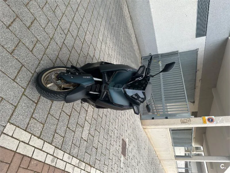 Yamaha XMAX 125 – Vista 17