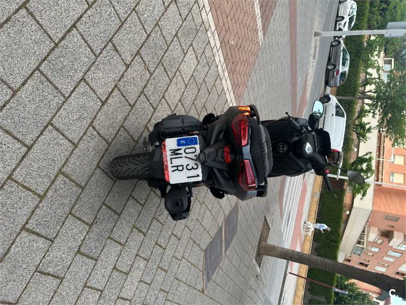 Yamaha XMAX 125 – Vista 24