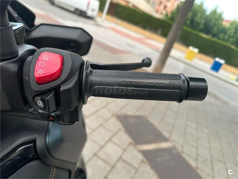 Yamaha XMAX 125 – Vista 7