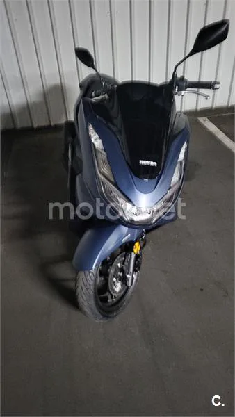 Honda PCX 125 – Vista 4