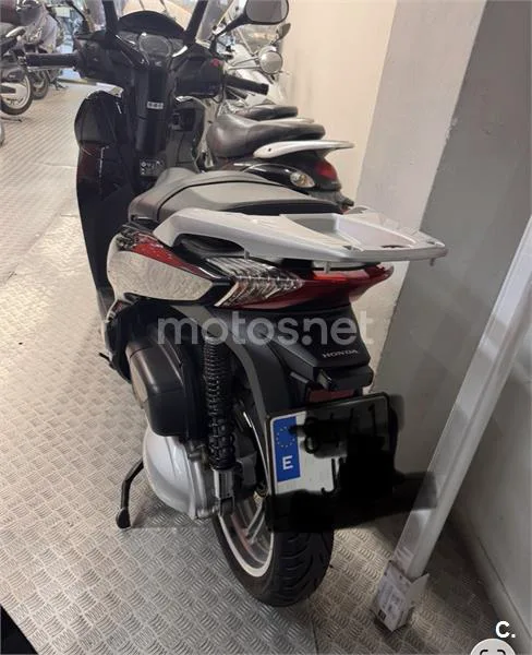 Honda SH 300i 3000 € 2016 Barcelona - 2