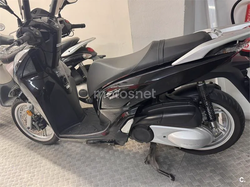 Honda SH 300i – Vista 3