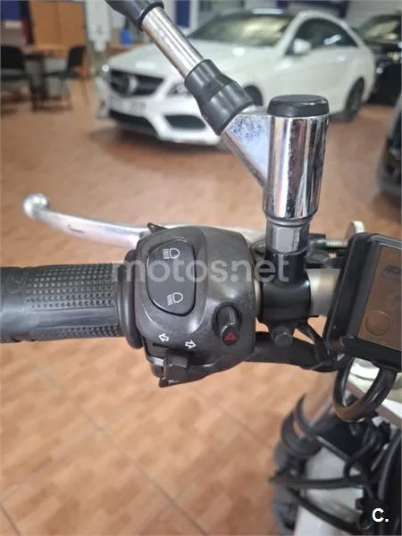 Yamaha FZ6 – Vista 12