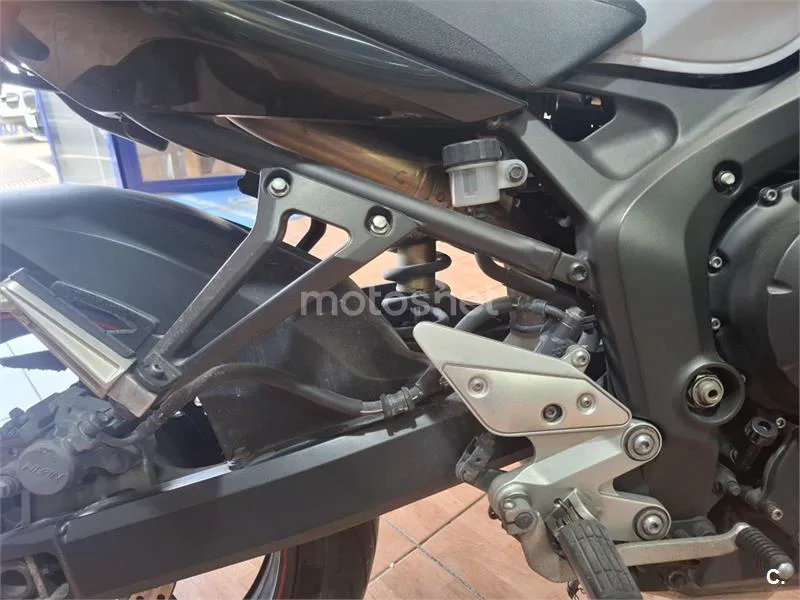 Yamaha FZ6 – Vista 8