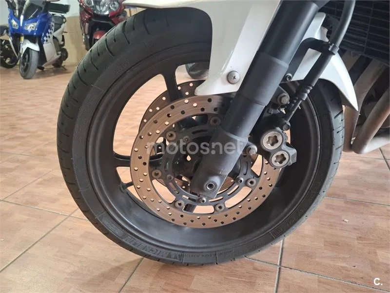 Yamaha FZ6 – Vista 9