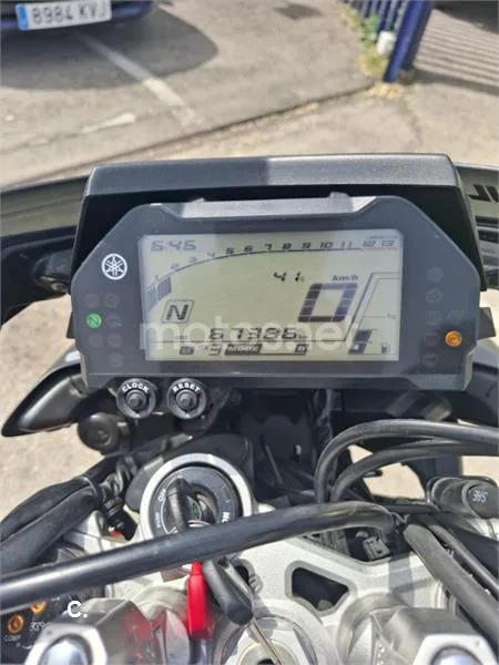 Yamaha MT-10 – Vista 11
