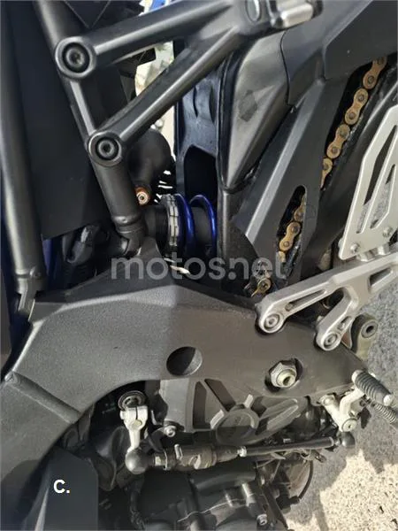 Yamaha MT-10 – Vista 12