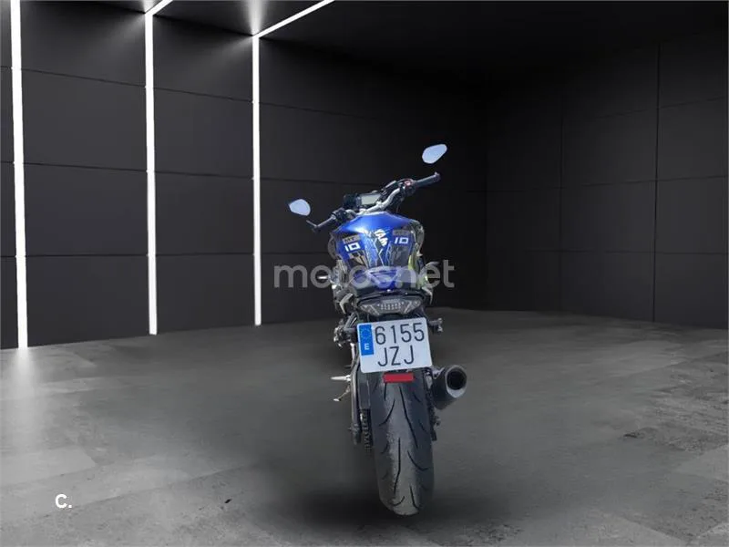 Yamaha MT-10 – Vista 4