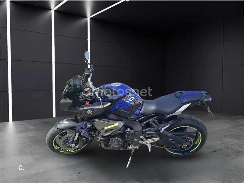 Yamaha MT-10 – Vista 7