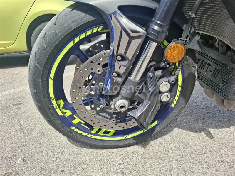Yamaha MT-10 – Vista 9
