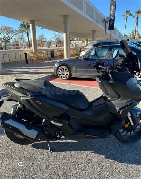 Honda ADV 350 – Vista 2