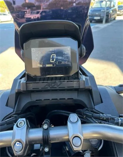 Honda ADV 350 – Vista 5