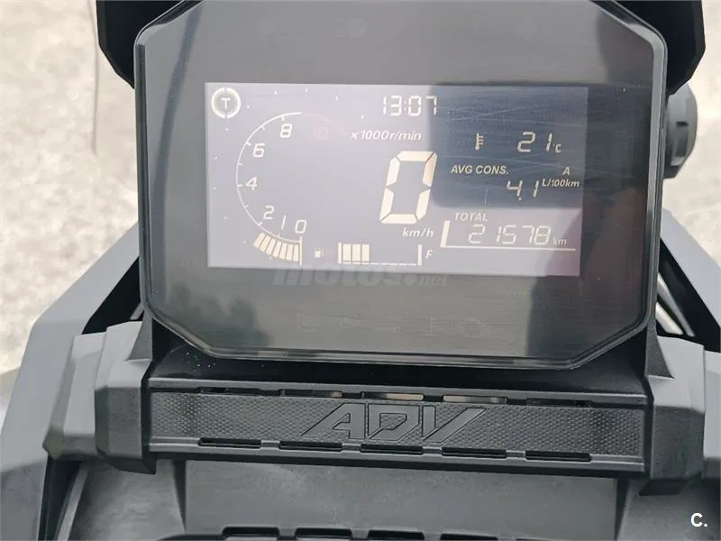 Honda ADV 350 – Vista 3