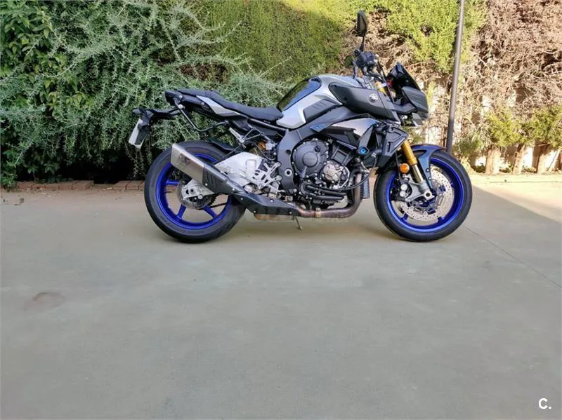 Yamaha MT-10 – Vista 2