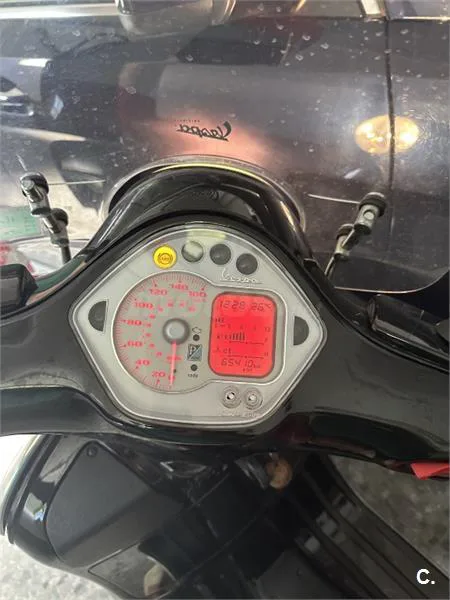Vespa GTS 250 – Vista 3