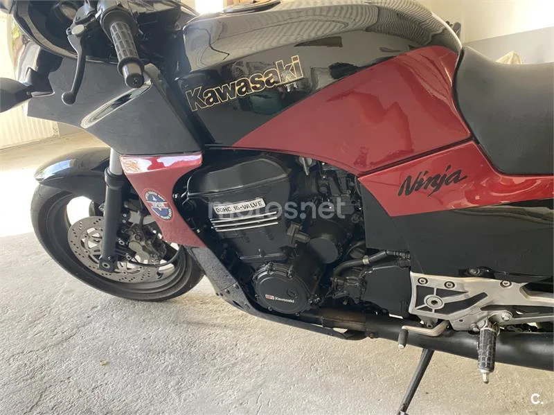 Kawasaki GPZ900R - Vista 3