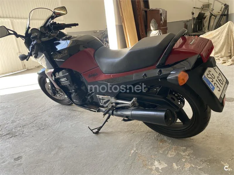 Kawasaki GPZ900R - Vista 7