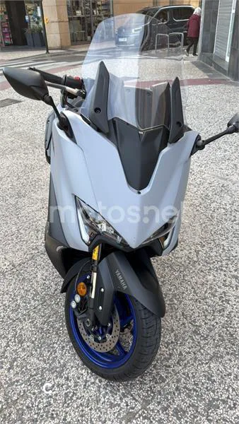 Yamaha TMAX 560 – Vista 7