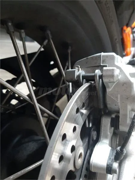 KTM 690 SMC R – Vista 4