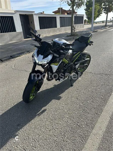 Kawasaki Z 900 – Vista 11
