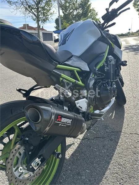 Kawasaki Z 900 – Vista 10
