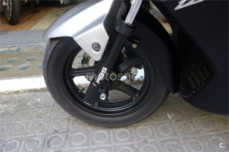 Kymco Super Dink 125 – Vista 5