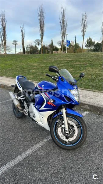 Suzuki GSF Bandit 650 – Vista 2