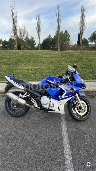 Suzuki GSF Bandit 650 – Vista 3