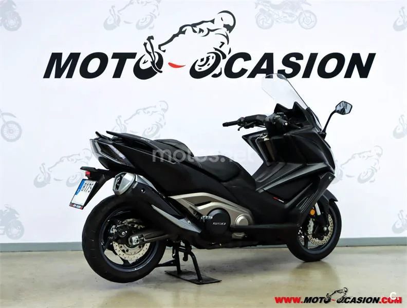 Kymco AK 550 – Vista 3