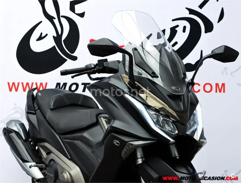 Kymco AK 550 – Vista 4