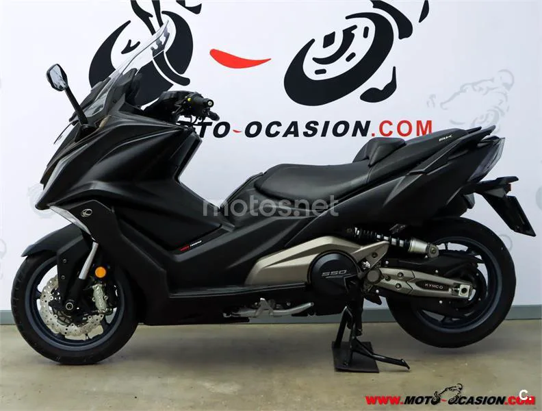 Kymco AK 550 – Vista 6