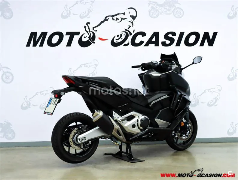 Honda Forza 750 – Vista 3