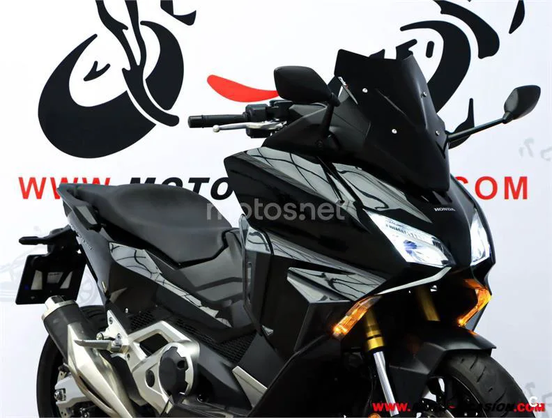 Honda Forza 750 – Vista 4