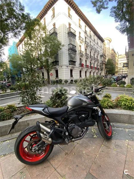 Ducati Monster – Vista 3