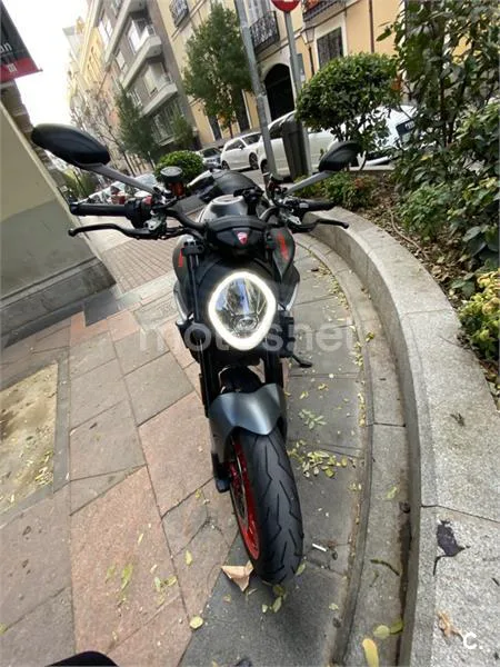 Ducati Monster – Vista 4