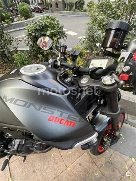 Ducati Monster – Vista 8