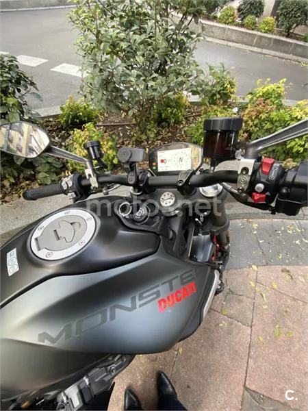 Ducati Monster – Vista 9