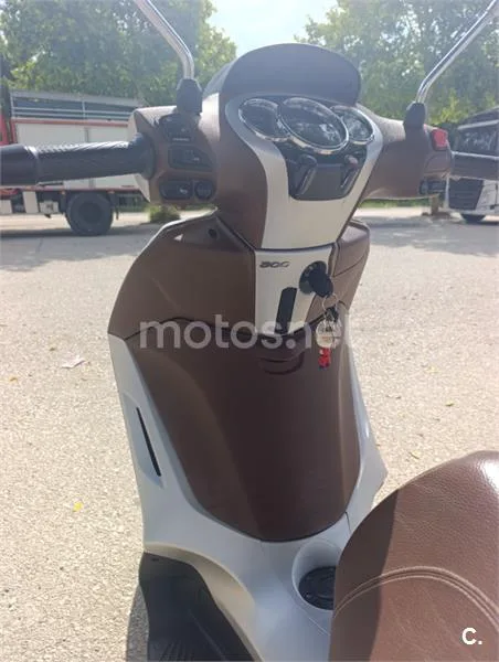 Piaggio Beverly 300 – Vista 5