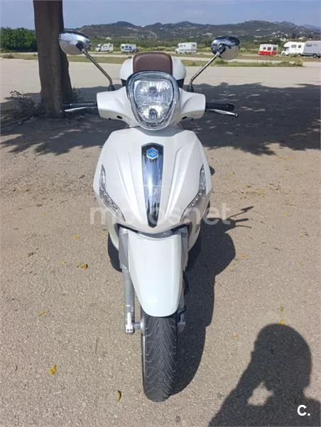Piaggio Beverly 300 – Vista 6