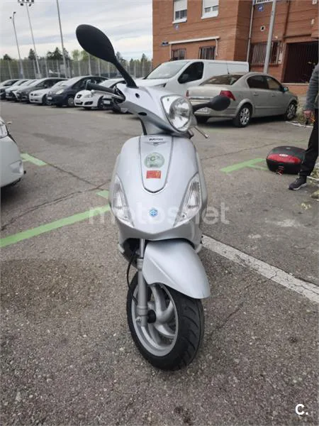 Piaggio Fly 125 – Vista 2