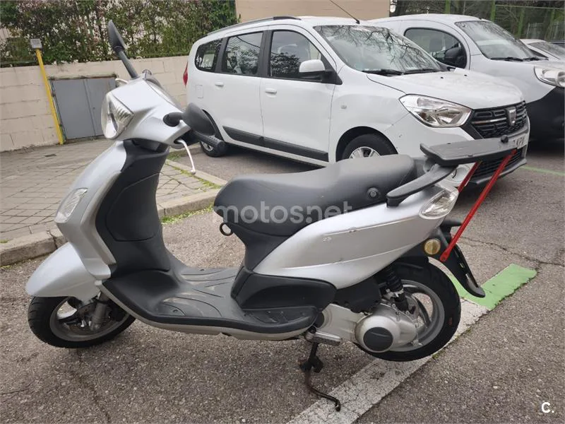 Piaggio Fly 125 – Vista 3