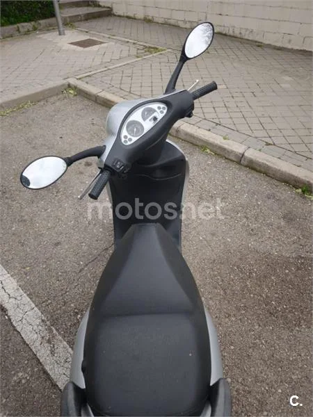 Piaggio Fly 125 – Vista 6