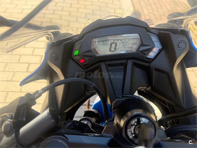 Kawasaki Ninja 125 – Vista 3
